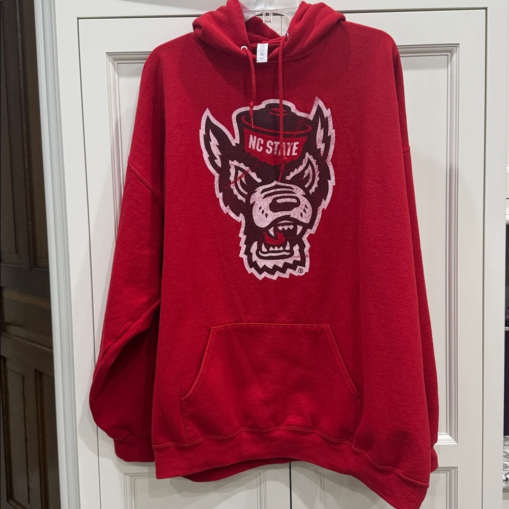 North Carolina State Wolfpack Hoodie - Men's Size 3XL. Red NC State